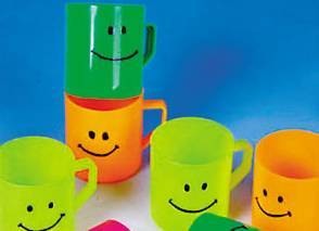 生活小貼士 用錯水杯的壞處，玻璃、不銹鋼、塑料杯，告訴你用哪種杯子最安全